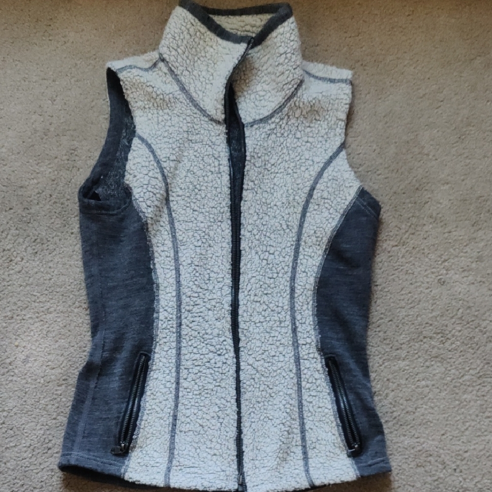 Kuhl Women's Gray and Cream Vest